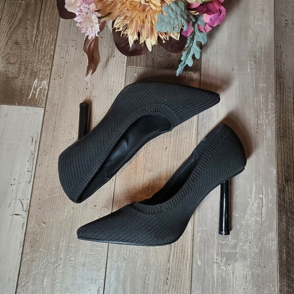 Wild Pair Black Striped Comfort Daliaa Knit Slip-On Women's Pumps Size 8M NWOT - Picture 10 of 16